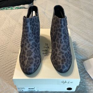 Women’s ankle boots